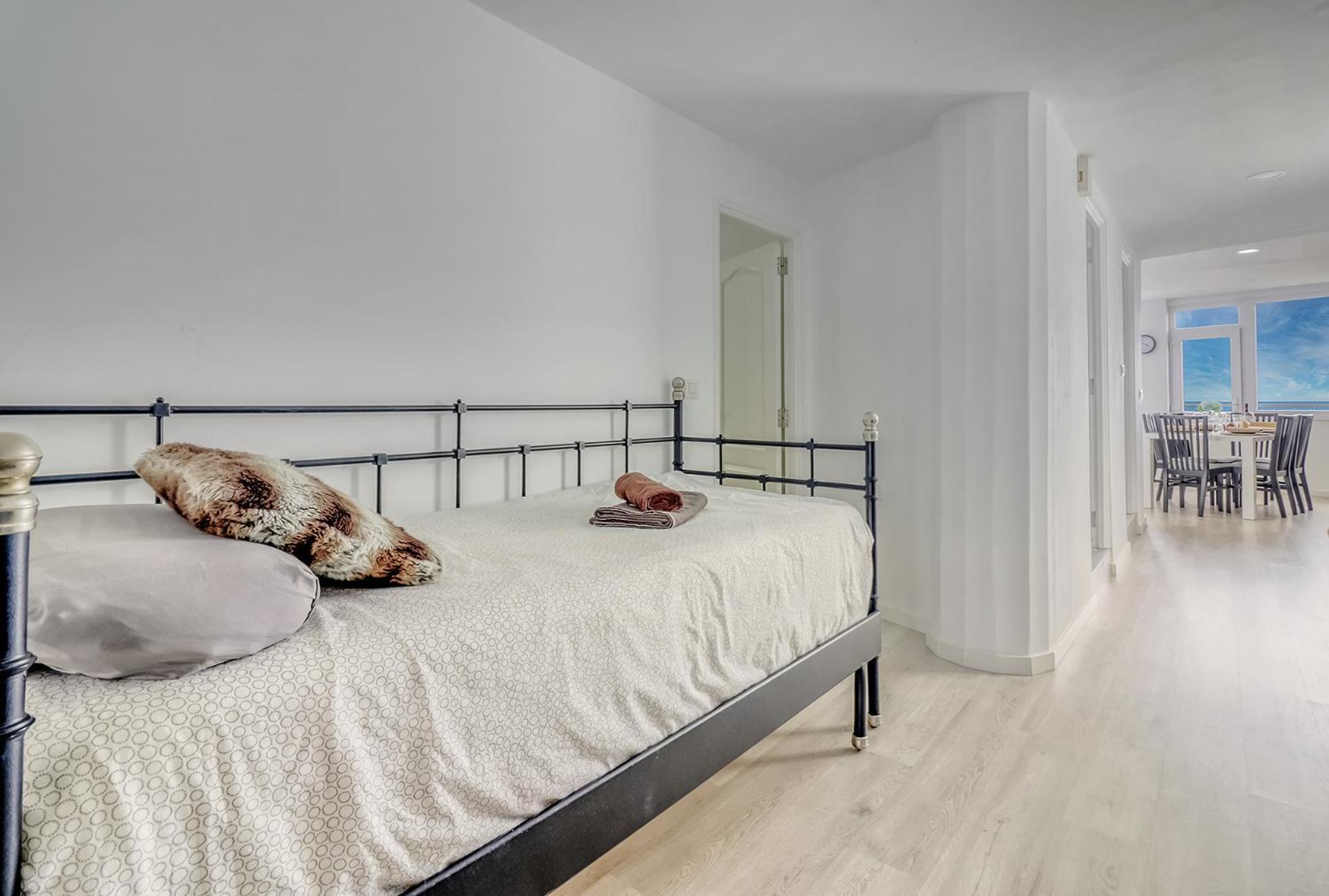 Central Modern Apartment With Private Parking & Ocean View & Coffee Corner Икод-де-лос-Винос Экстерьер фото